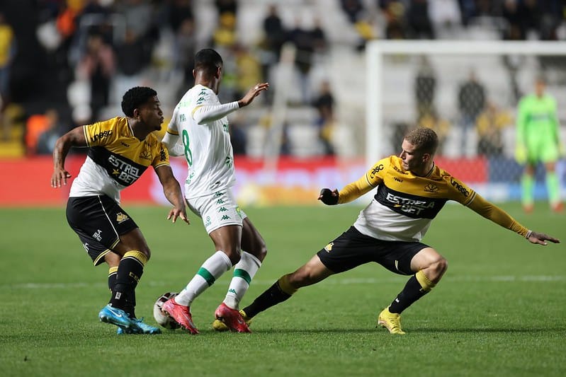 Cuiabá perde para o Criciúma fora de casa e fecha turno da Série B fora do G-4