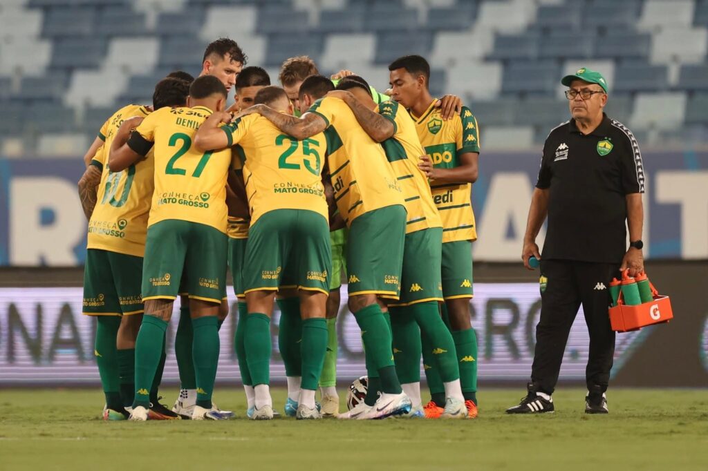 Cuiabá tem sete desfalques para enfrentar o Criciúma fora de casa nesta terça-feira