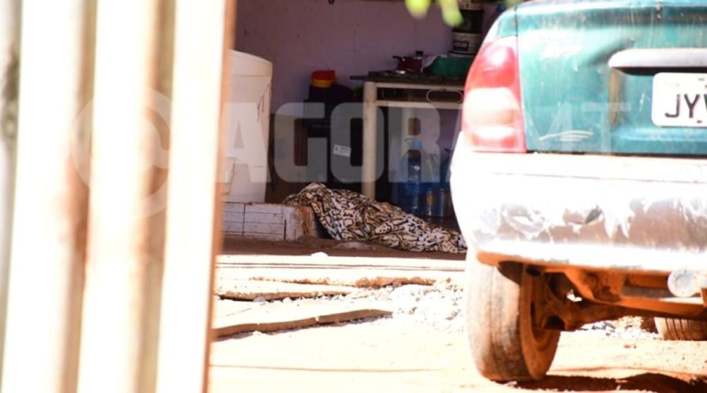 Homem com extensa ficha criminal é executado a tiros dentro de casa em MT