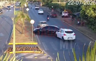 Homem não aceita fim, ameaça de morte, persegue ex-exposa e provoca acidente