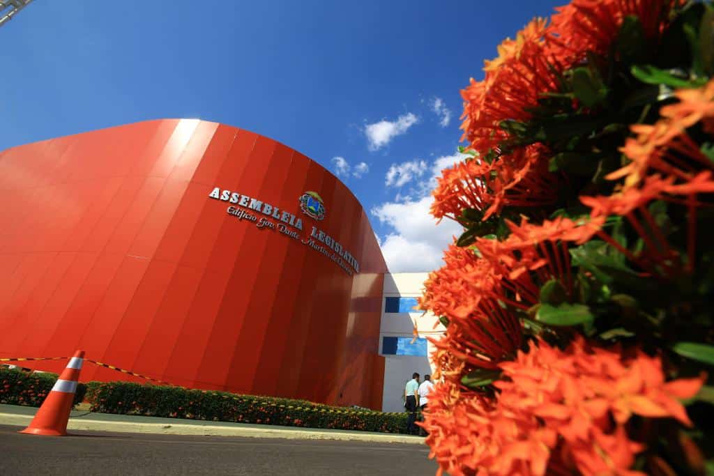 Justiça condena ex-deputado por ceder cartão de combustível da Assembleia Legislativa para o genro