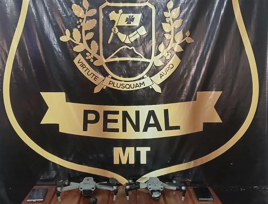 Motociclistas e drones são flagrados arremessando celulares, drogas e fumo em penitenciária