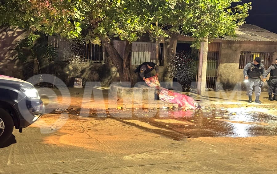 Mulher é executada com vários tiros na cabeça por dupla em motocicleta