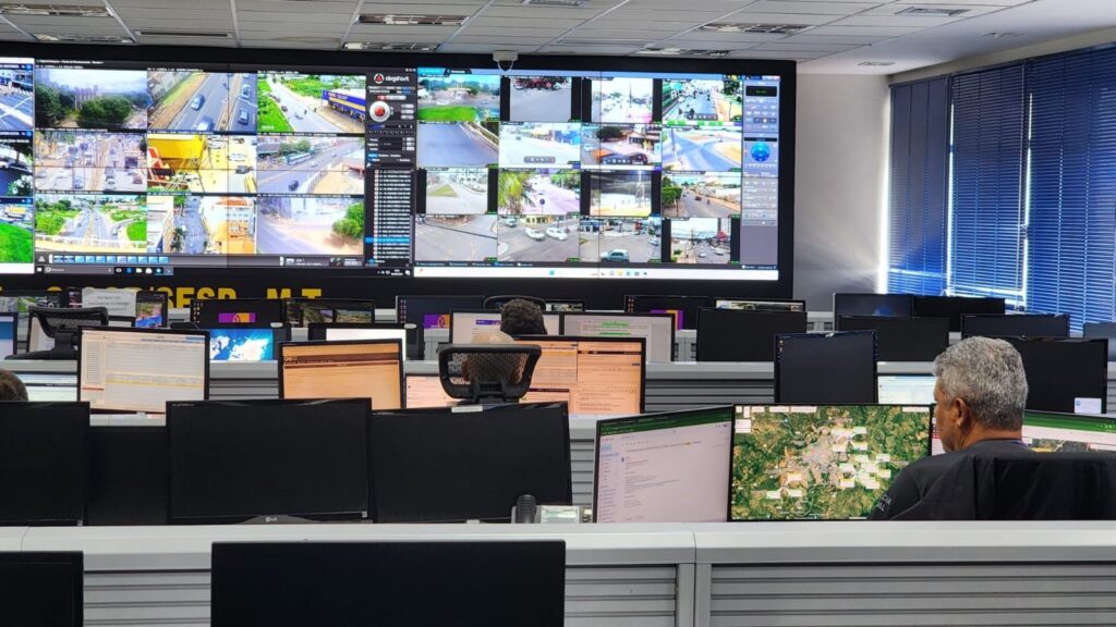 Mulher procurada por tráfico é presa por reconhecimento facial no centro de Cuiabá