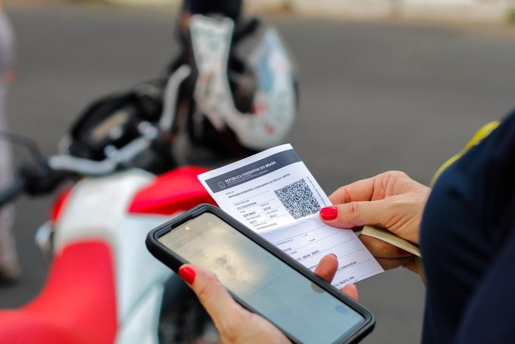 Proprietário de veículo placa final 7 deve quitar o licenciamento até 31 de julho