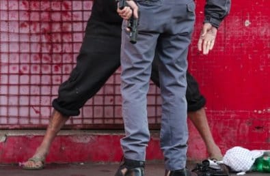 STJ absolve homem condenado por tráfico de drogas baseado em provas obtidas ilegalmente