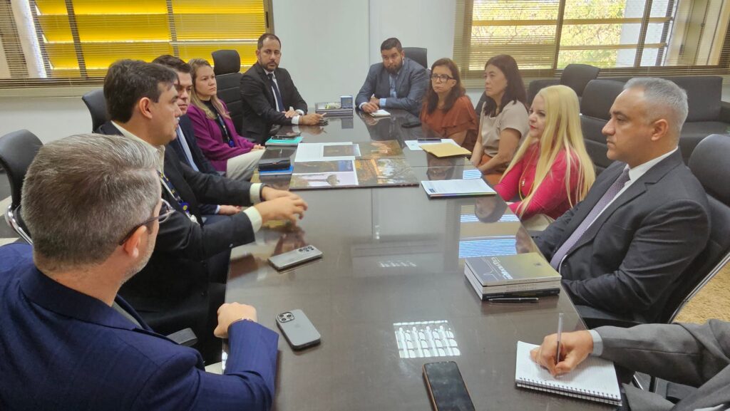 TCE se une a TRE para lançar cartilha com orientações a gestores em ano eleitoral em MT