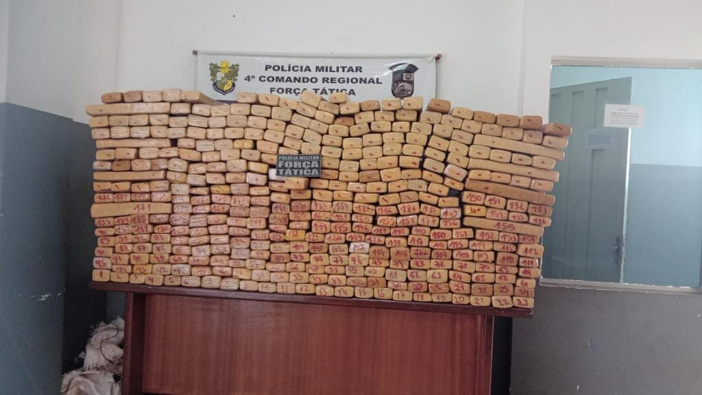 Traficante de 20 anos é preso em flagrante e PM apreende quase meia tonelada de maconha em MT