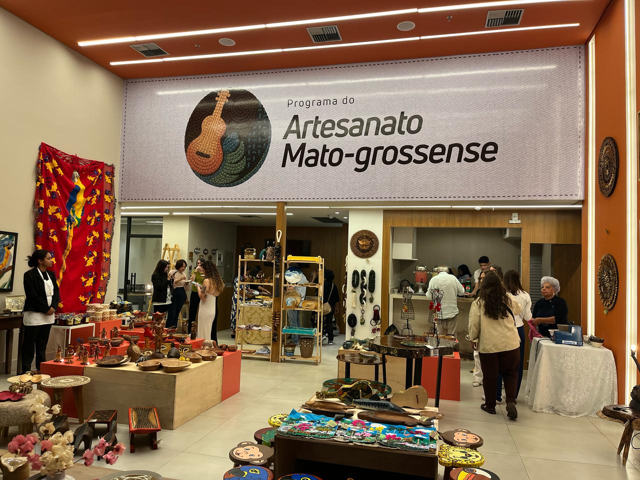  Artesãos de 14 cidades de MT ganham espaço gratuito para expor e vender suas peças em Cuiabá