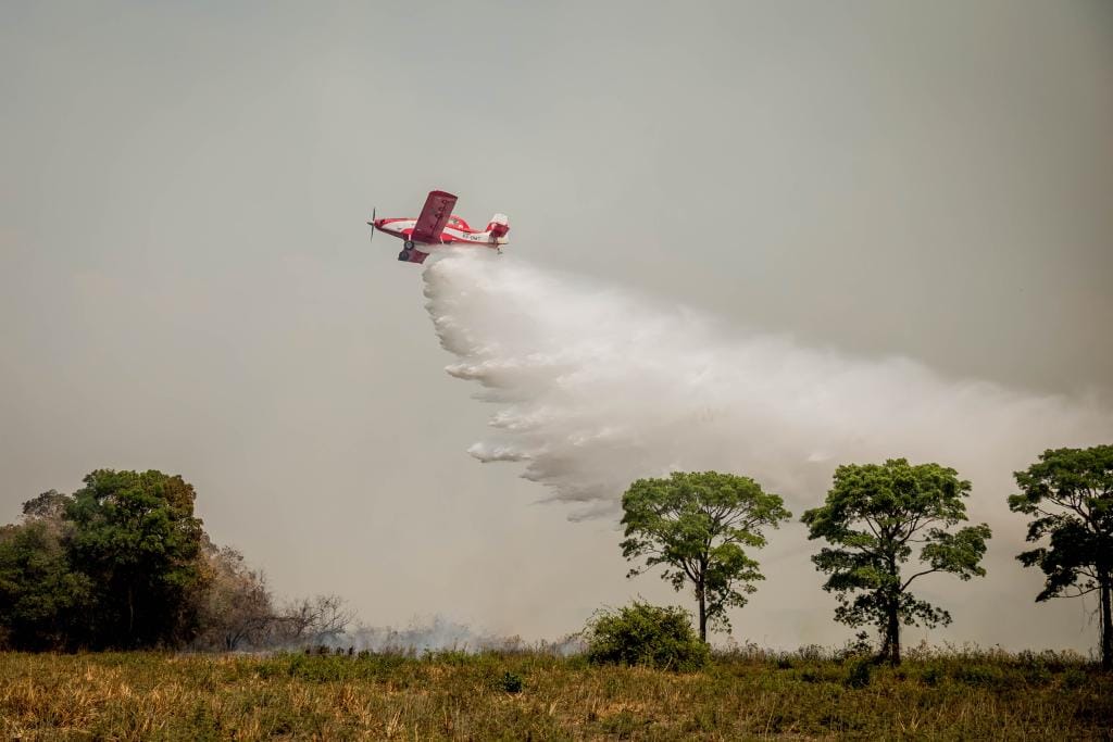 Corpo de Bombeiros intensifica combate a incêndios florestais com uso de aeronaves