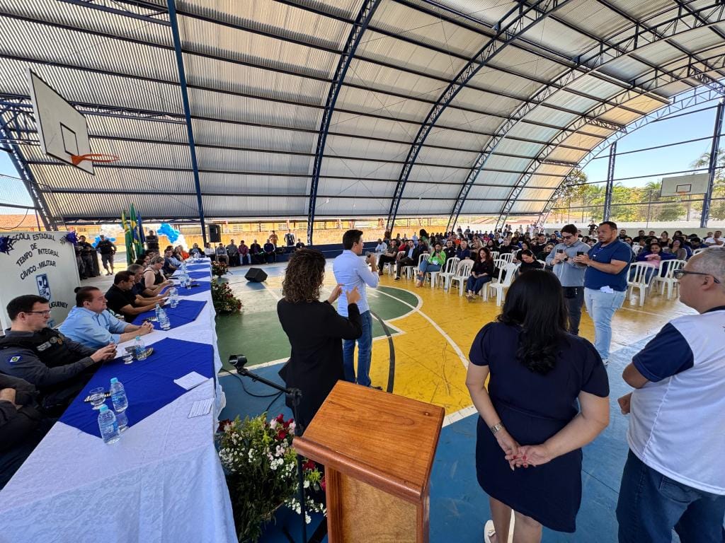 Escola estadual onde aluna foi torturada por colegas adota modelo cívico-militar