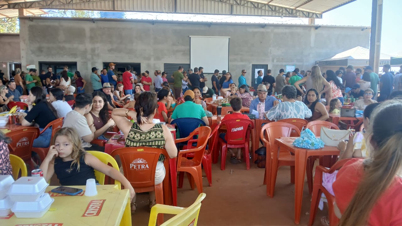 Itanhangá-MT: Festa da comunidade de Santa Emília, movimentou o municipio neste dia (24-08)