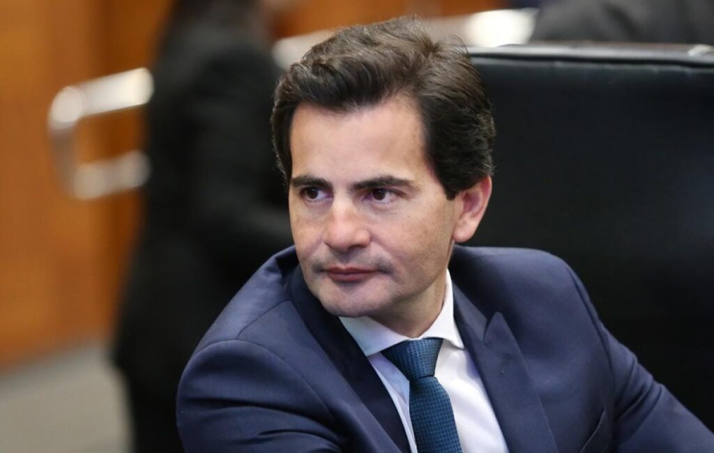 Garcia diz ser cedo para eleição, mas não descarta deixar União e Brasil e migrar para o Podemos