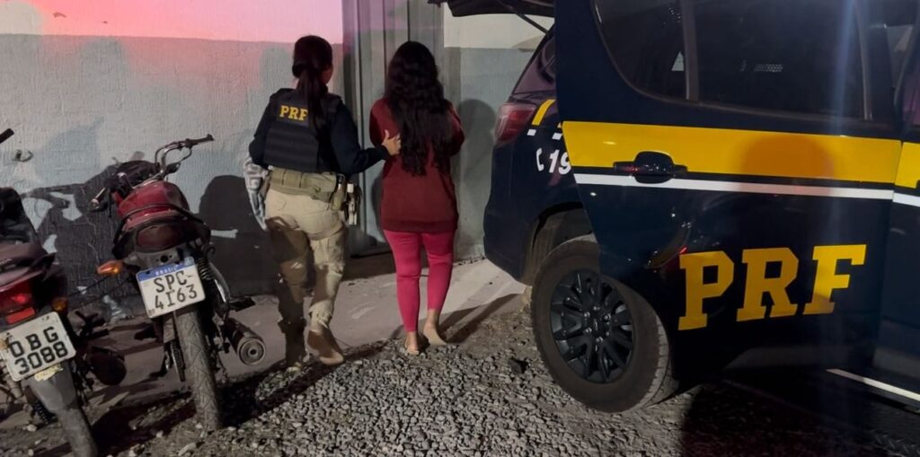 Grávida de 8 meses é presa com cocaína e maconha em ônibus em VG com destino à Goiânia
