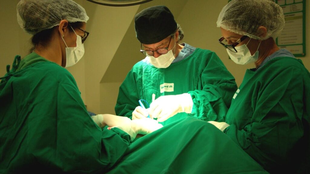 Hospital Unimed Cuiabá inicia cirurgias oncológicas com centro cirúrgico moderno e tecnológico