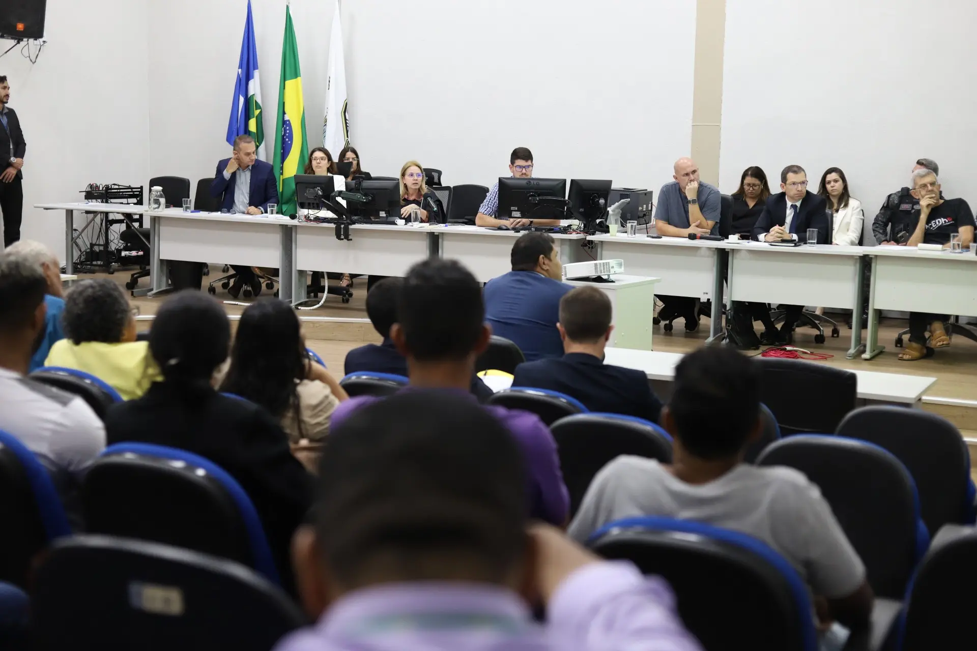 Justiça dá 60 dias para famílias desocuparem área invadida na região do Contorno Leste, em Cuiabá