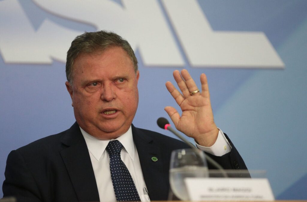 Justiça mantém investigação contra ex-governador em ação que cobra R$ 182 milhões por fraude