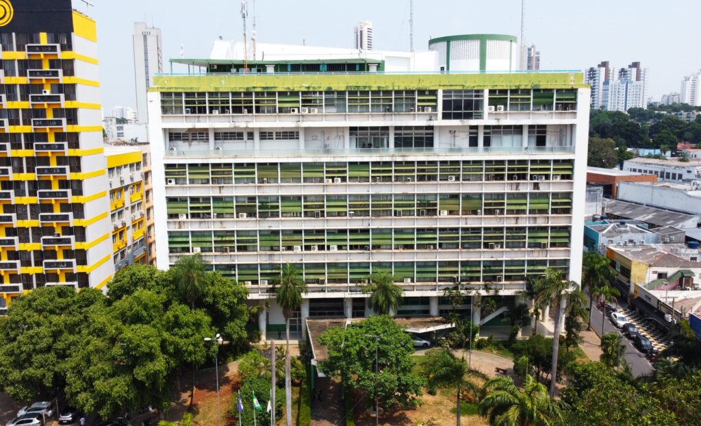 MP aponta irregularidades e prefeitura vai investigar consignados de 13 mil servidores em Cuiabá