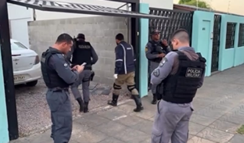 Mulher é brutalmente assassinada com ao menos 20 facadas em MT; marido é preso em surto