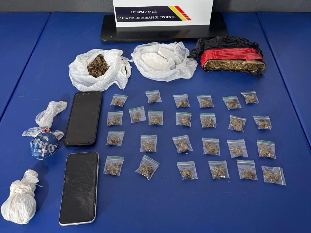 PM prende quatro criminosos por tráfico de drogas em chácara de facção