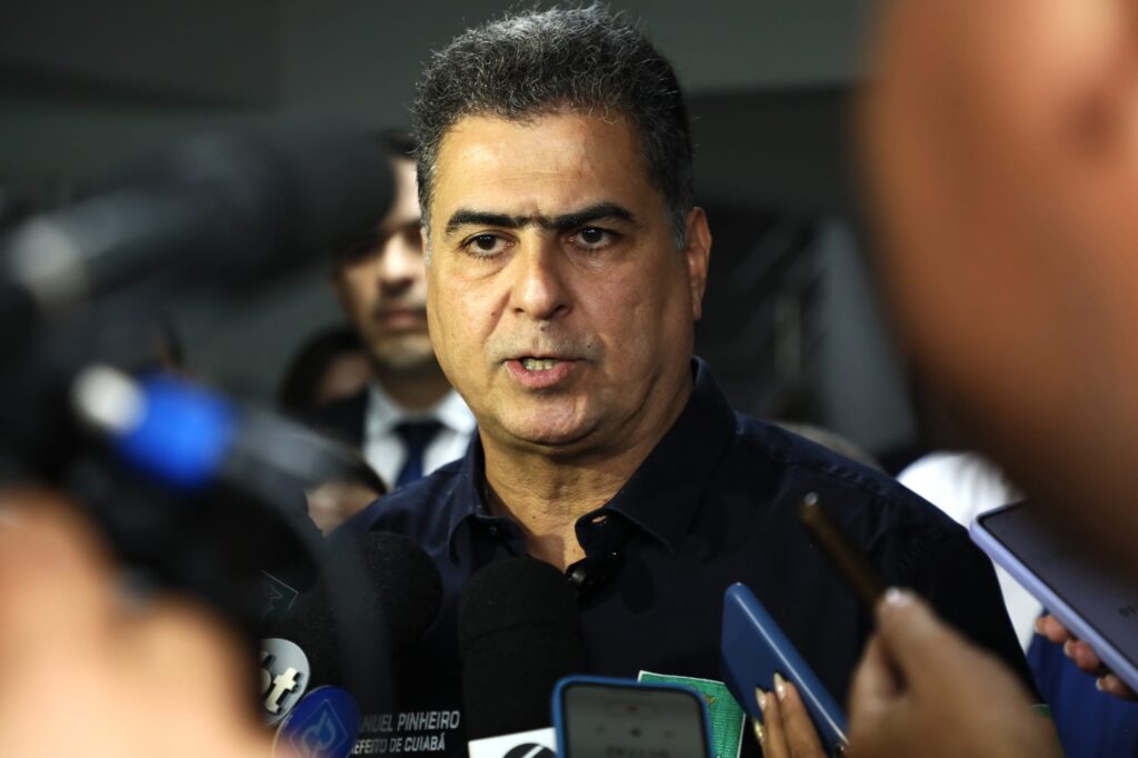 Após perder benefícios na Justiça, Emanuel Pinheiro encara audiência por dívida de R$ 7,2 milhões