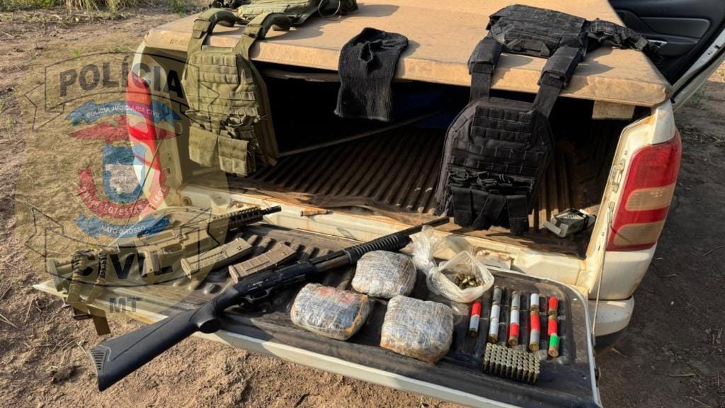 Bandidos são mortos em confronto e polícia apreende armamentos pesados, munições e drogas