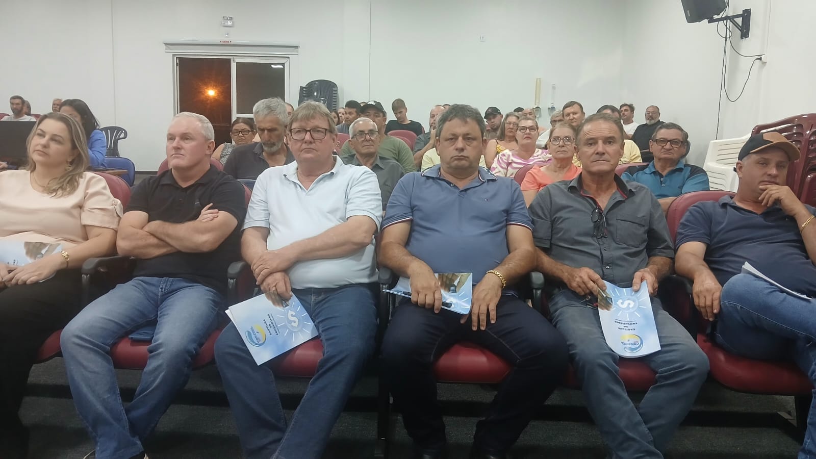 Itanhangá-MT: Audiencia Publica sobre Energia leva centenas de consumidores ao plenário da Câmara de Vereadores de Itanhangá-MT