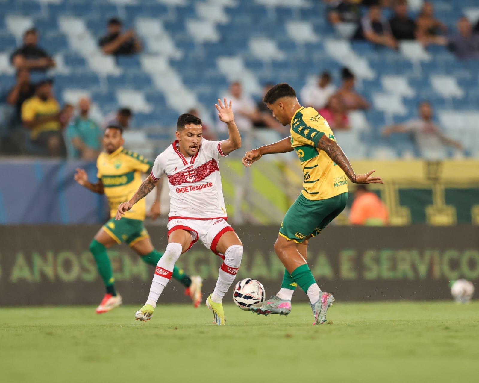 Cuiabá vence o CRB por 1 a 0 na Arena Pantanal e encosta no G-4