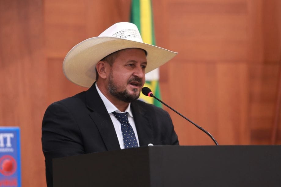 “Deputados estão apodrecendo na cadeia por se manifestar”, diz Cattani ao defende PEC