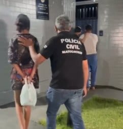 Dois são presos por homicídio e ocultação de cadáver de jovem por foto com sinal de facção