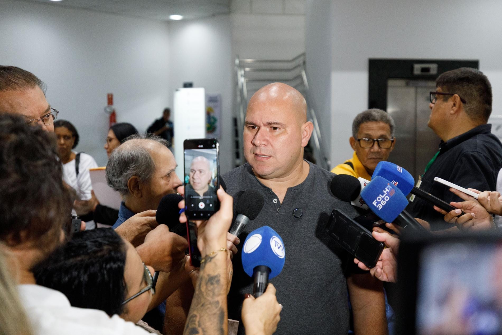 Fim de contrato entre Prefeitura e terceirizada levou à demissões na Limpurb, diz Abilio; vídeo
