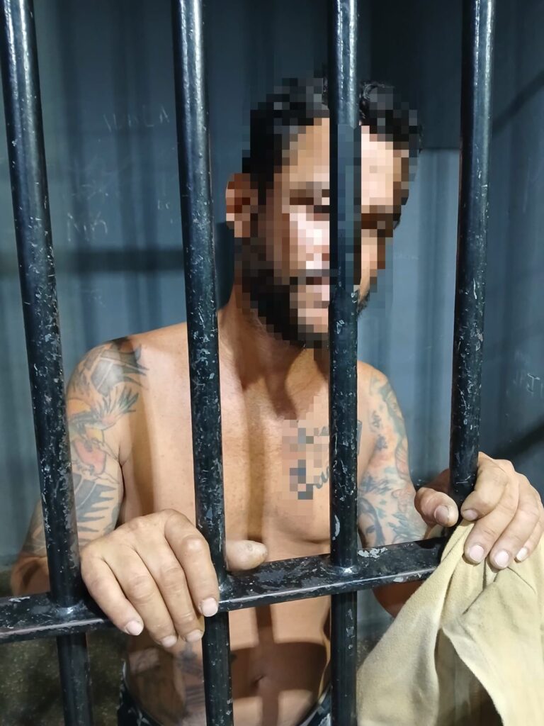 Homem é preso após atear fogo em vegetação nos fundos da UPA Cristo Rei em Várzea Grande