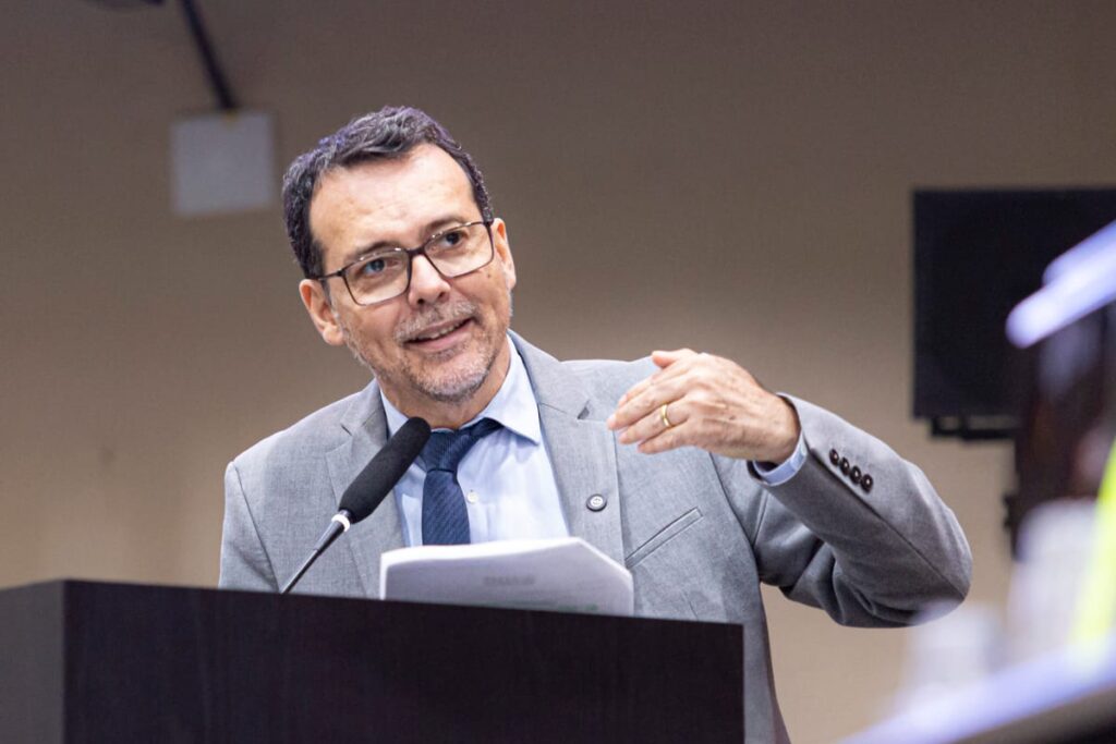 Lúdio critica proposta de anistia e diz que Bolsonaro deveria ter reconhecido derrota em 2022