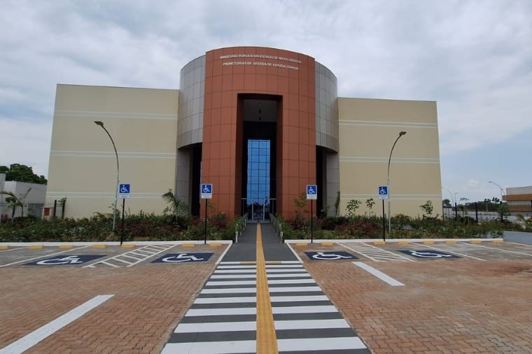 MP vê indícios de empresa fantasma e Câmara de Várzea Grande cancela contratos irregulares