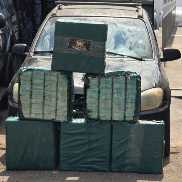 Operação confisca 300 kg de pasta base de cocaína e causa prejuízo de R$ 4,3 milhões às facções