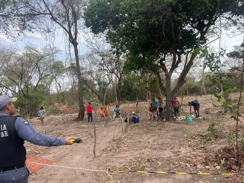 Polícia Militar impede ocupação de terra em Cuiabá e prende grileiros