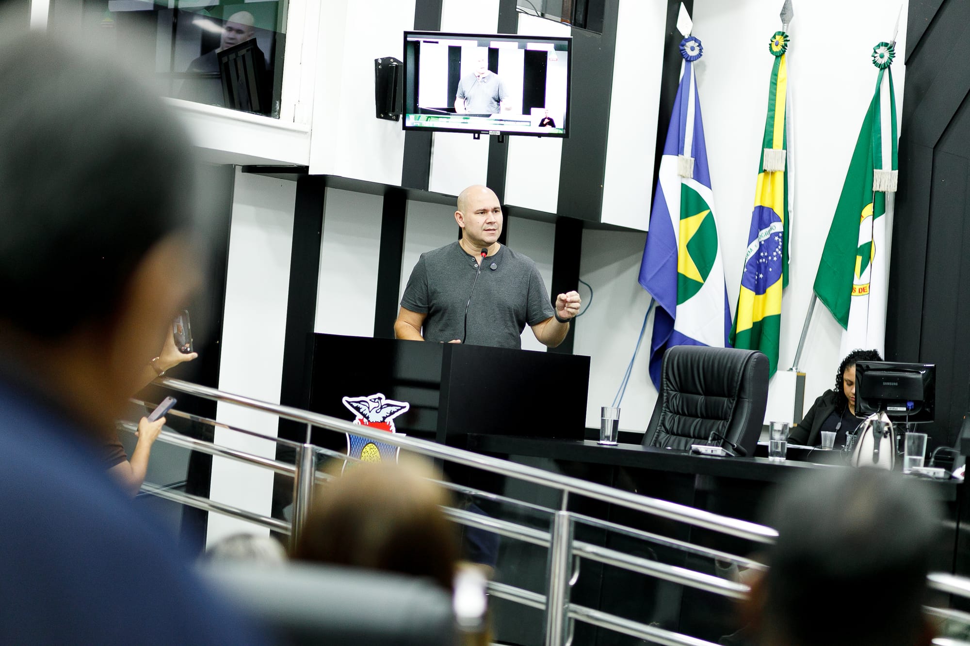 Prefeito Abilio vê indícios de direcionamento e cobra quebra de sigilo de contrato