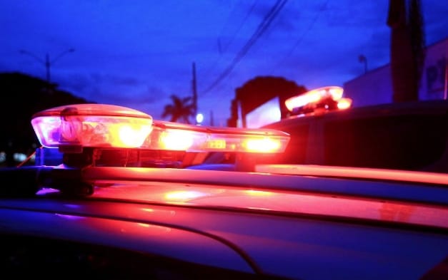 Rapaz é flagrado tendo relação sexual com adolescente de 13 anos, filha de sua namorada