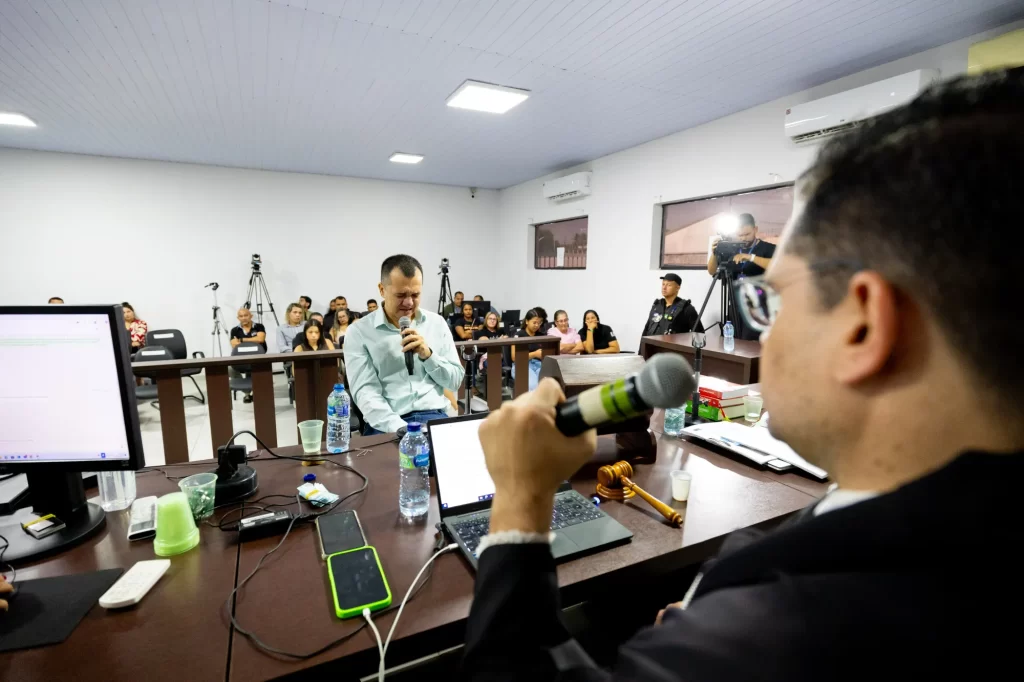 Réu é condenado a 31 anos de prisão por matar a noiva a facadas e terá que pagar R$ 150 mil à família