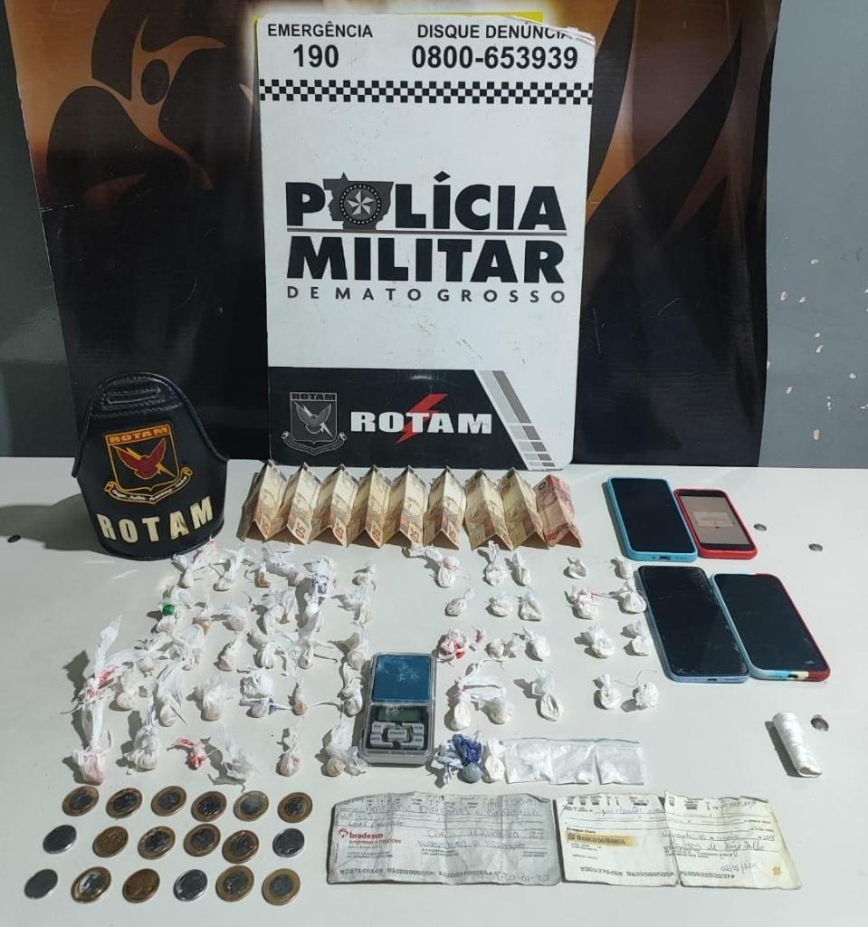 Rotam prende homem e duas mulheres por tráfico e apreende porções de drogas