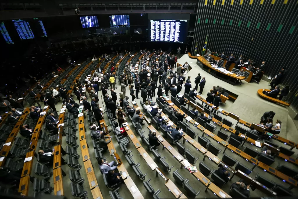 STF mantém número atual de deputados federais para eleições de 2026