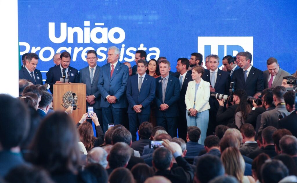 Senadora e deputada de MT participam de ato de rompimento do UB e PP com governo