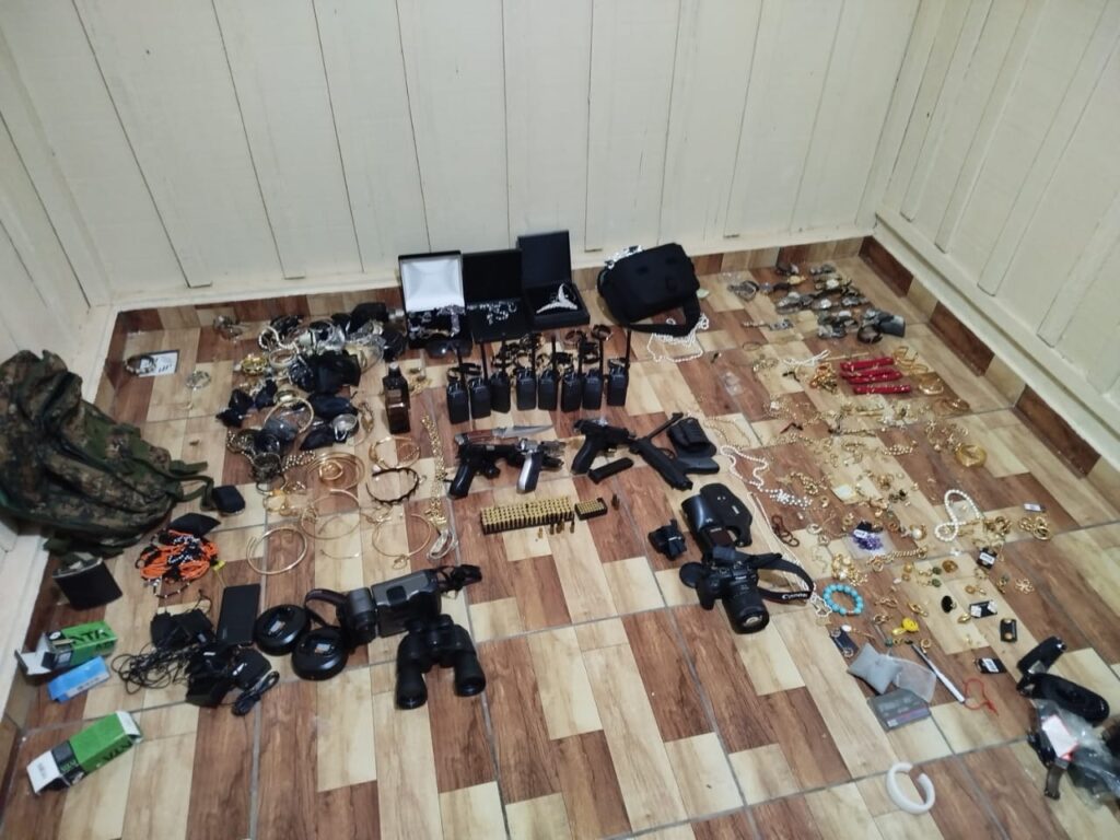 Trio morre em confronto com a Polícia Militar após aterrorizar família em assalto