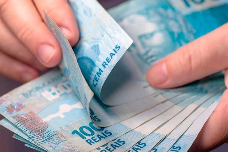 Banco é condenado a devolver valores em dobro a idosa por empréstimos fakes em MT