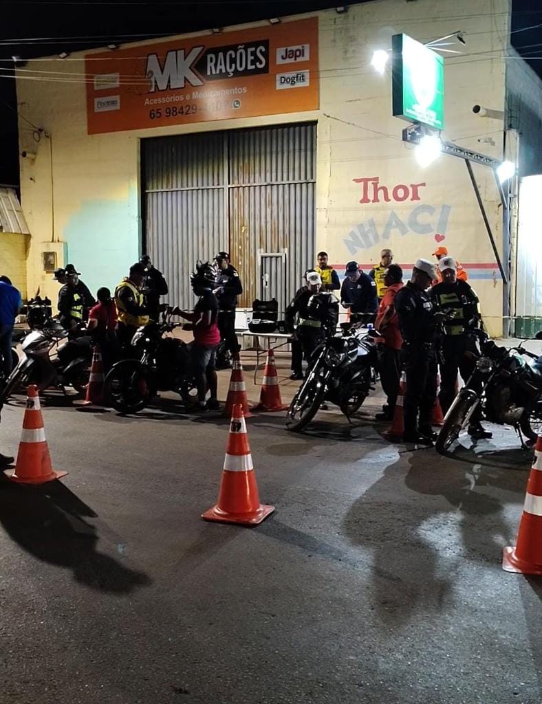 Blitz remove 33 motocicletas e prende duas pessoas por embriaguez ao volante