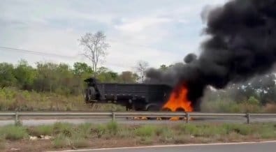 Caminhoneiro desconecta cabine e evita que incêndio em carreta se espalhe na MT-251