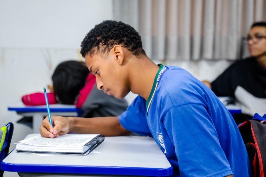 Estudantes devem atualizar ou criar cadastro em sistema de matrícula