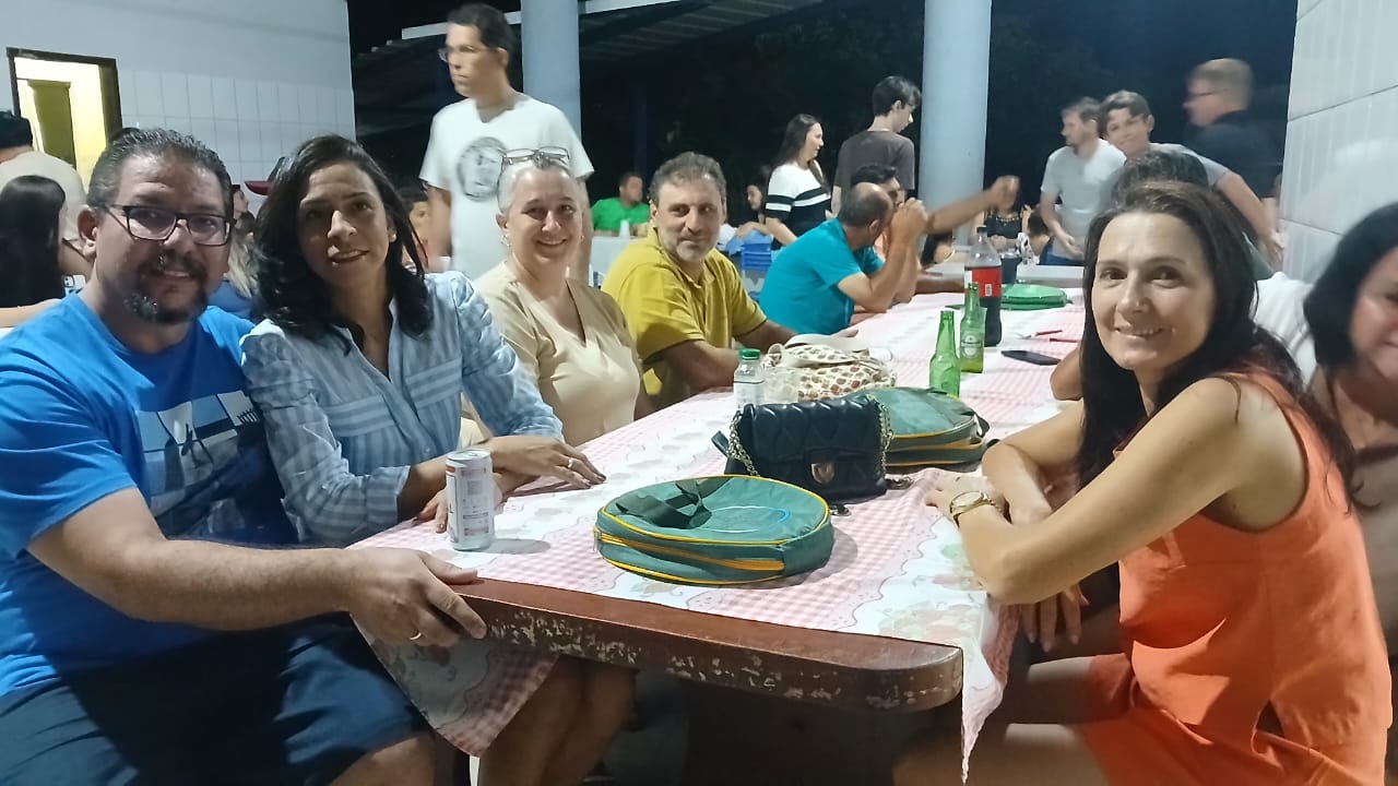 Itanhangá-MT: Servidores da Escola Estadual Bromildo Lawisch comemoram o Dia do Servidor Público com confraternização