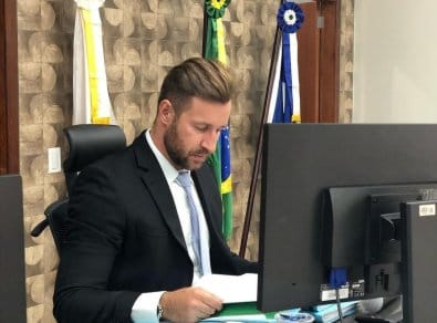 Justiça aceita denúncia e torna procurador e advogada réus por lavagem de dinheiro em MT