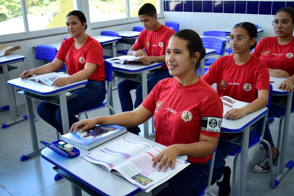Mais de 15 mil jovens farão no domingo processo seletivo para escolas estaduais militares